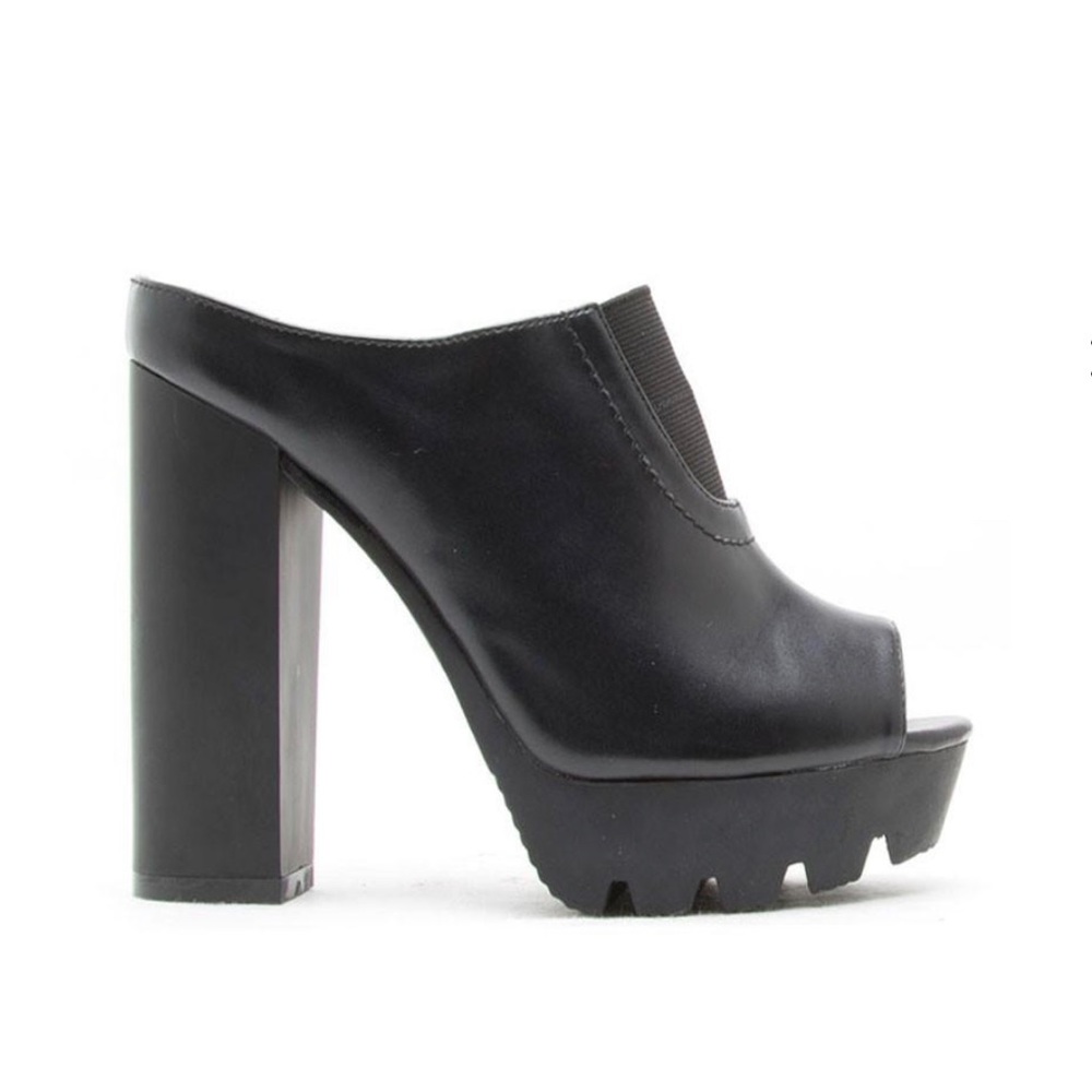 ⭐️ Women’s Mule Black Sandal - Picture 1 of 4